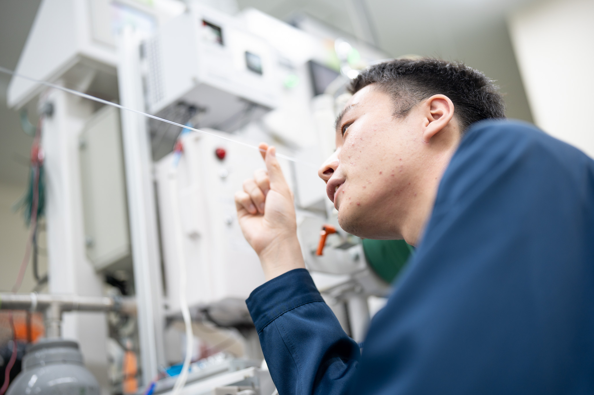 製造現場での作業